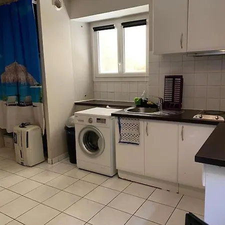 Apartment Studio A Moins De 10 M De La Plage Et Au Coeur Du Centre *
