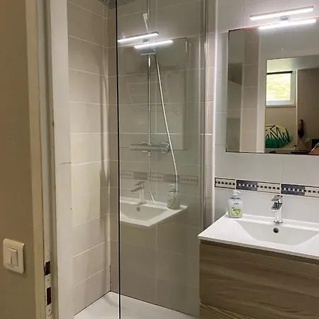Apartment Studio A Moins De 10 M De La Plage Et Au Coeur Du Centre *
