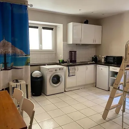 Studio A Moins De 10 M De La Plage Et Au Coeur Du Centre Apartamento