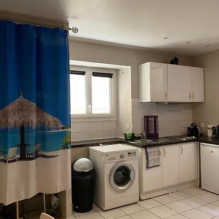 Studio A Moins De 10 M De La Plage Et Au Coeur Du Centre